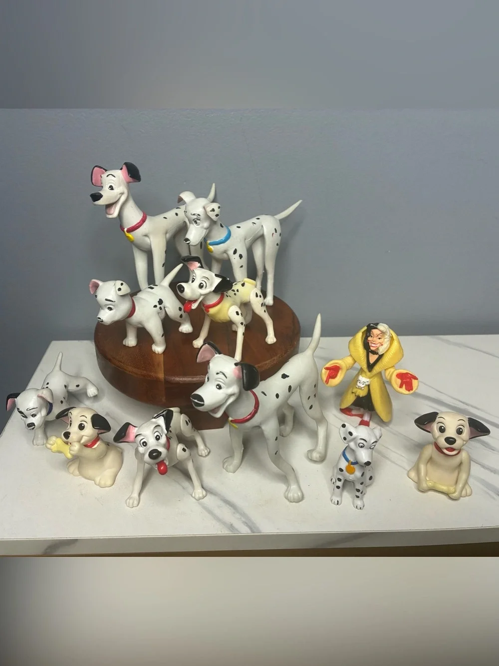 Disney 101 Dalmatians Figure Lot of 11 Pongo, Perdita, Puppies & Cruella